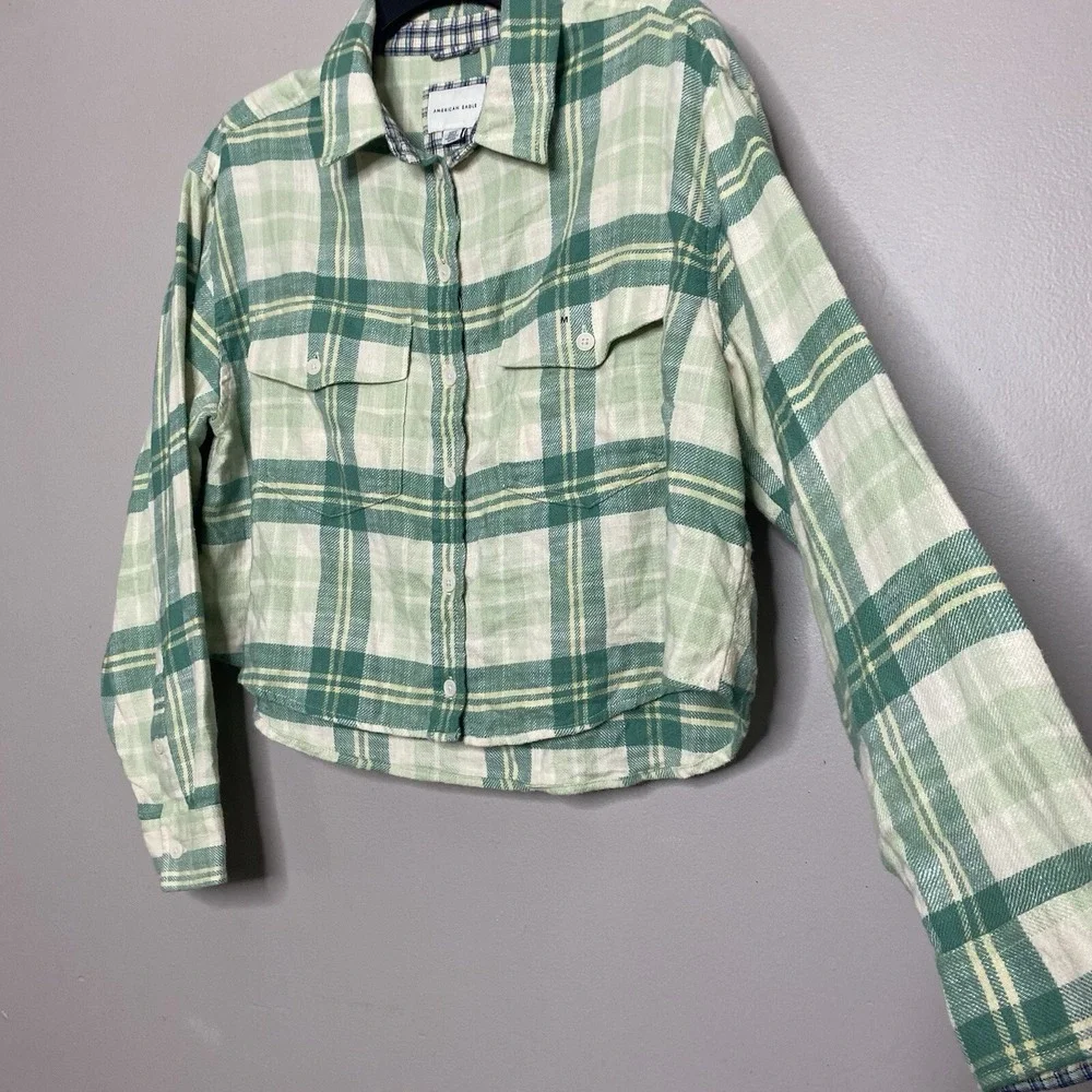 American Eagle Women Size M Button Up Shirt Flannel Cropped Green Cream Plaid - Picture 4 of 16